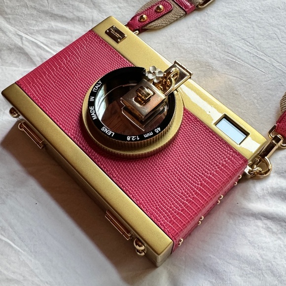 Dolce & Gabbana Camera Bag ๐๐ - Picture 14 of 16
